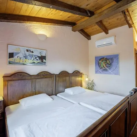 Nonna Lucia In Kuberton - Haus Fuer 6 Personen * Grožnjan