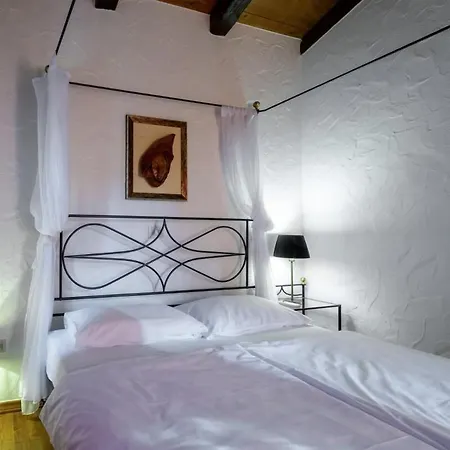 Nonna Lucia In Kuberton - Haus Fuer 6 Personen Grožnjan