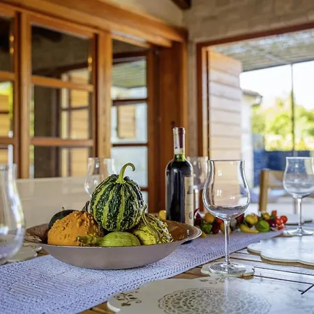 Villa Nonna Lucia In Kuberton - Haus Fuer 6 Personen *