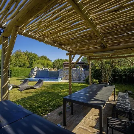 Villa Nonna Lucia In Kuberton - Haus Fuer 6 Personen